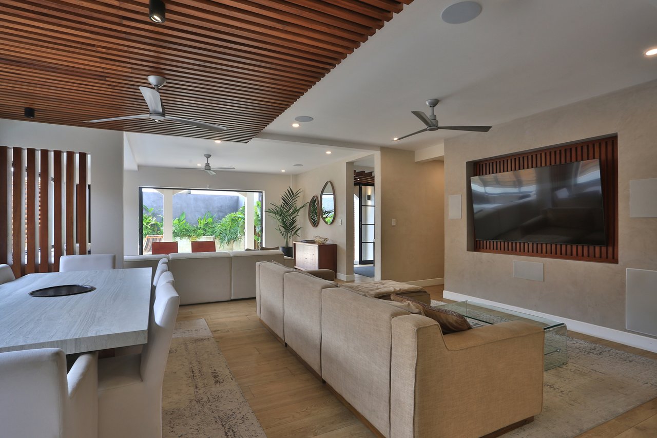 Remodeled Contemporary View Home, Escazu, San Jose