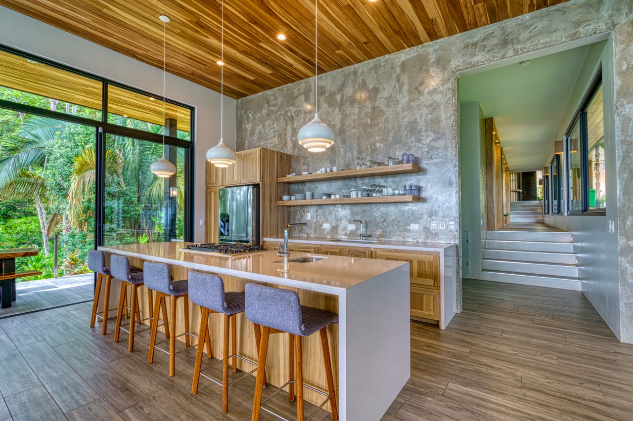 Luxury Ocean View Estate, Dominical, Puntarenas