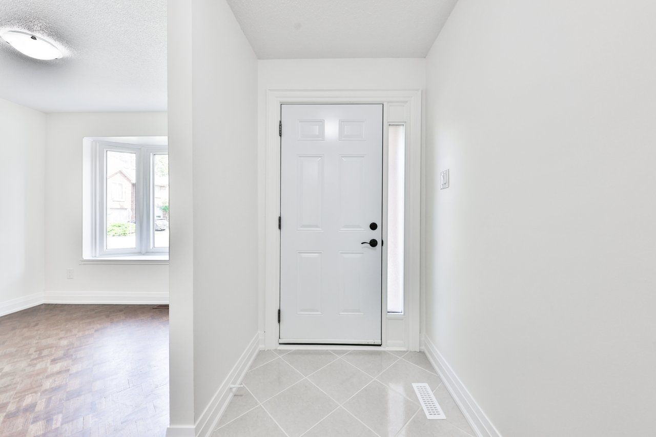 2-4635 Regents Terrace, Mississauga