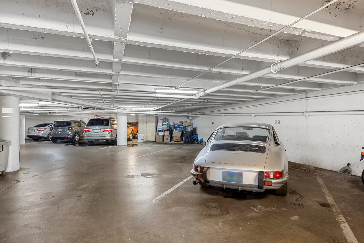 MIDCENTURY MODERN PENTHOUSE WEST for Sale in Santa Ana