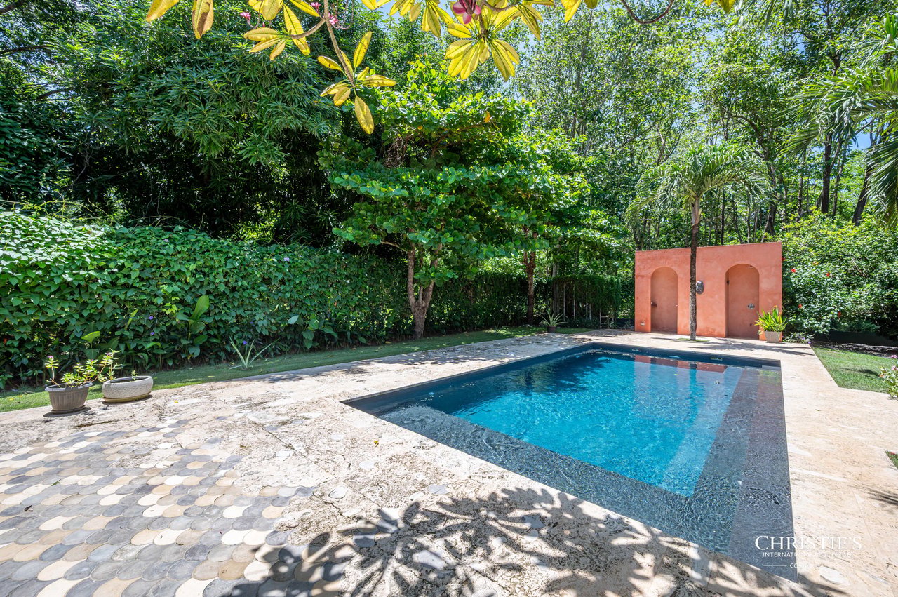 Casa Rosa | A Seaside Escape with a detached Casita in Playa Avellanas