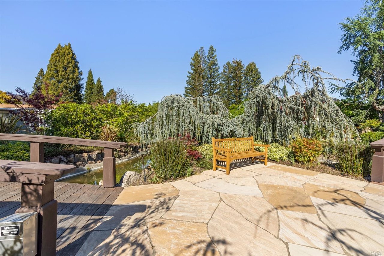 10 Los Robles Ct