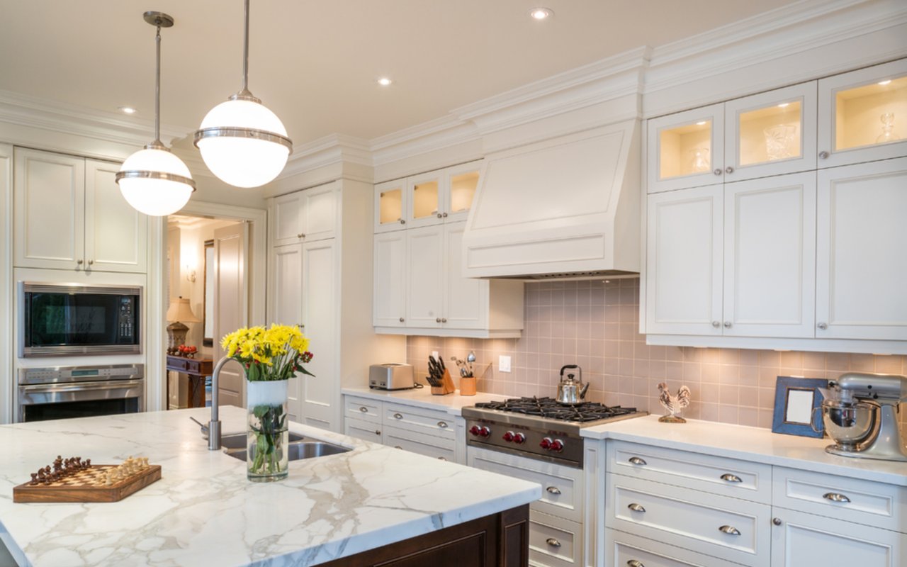 Monmouth County's Guide: Should You Buy or Sell Your House First?
