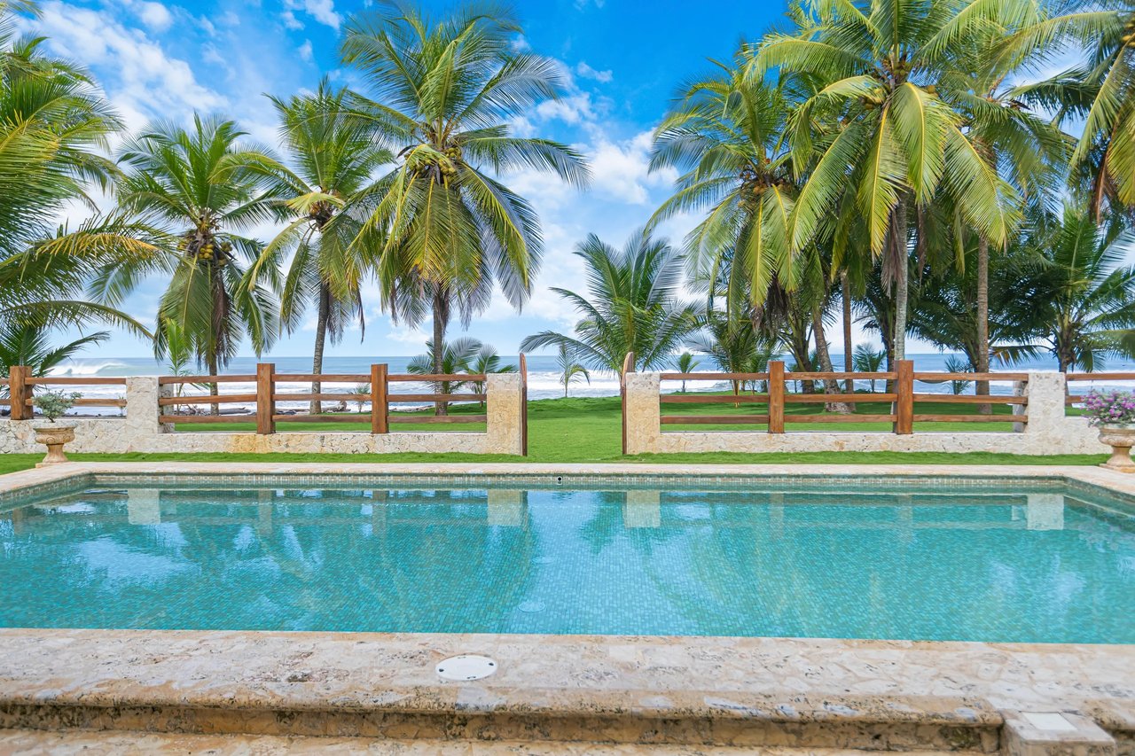 Hermosa Villa Beachfront Estate