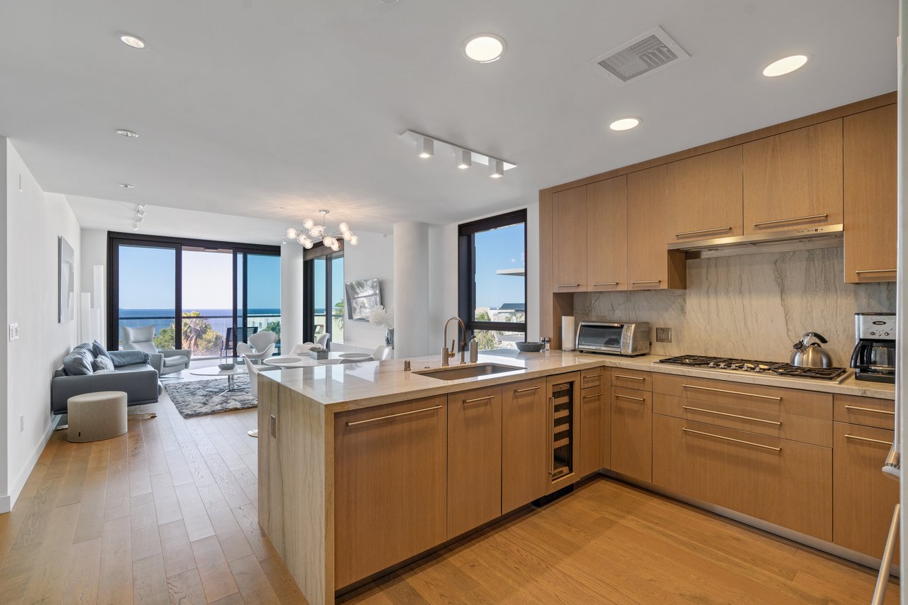 1755 Ocean Avenue Unit: 810