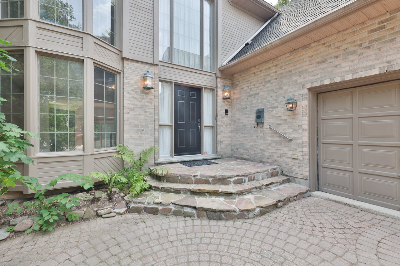 78 West River Street, Oakville