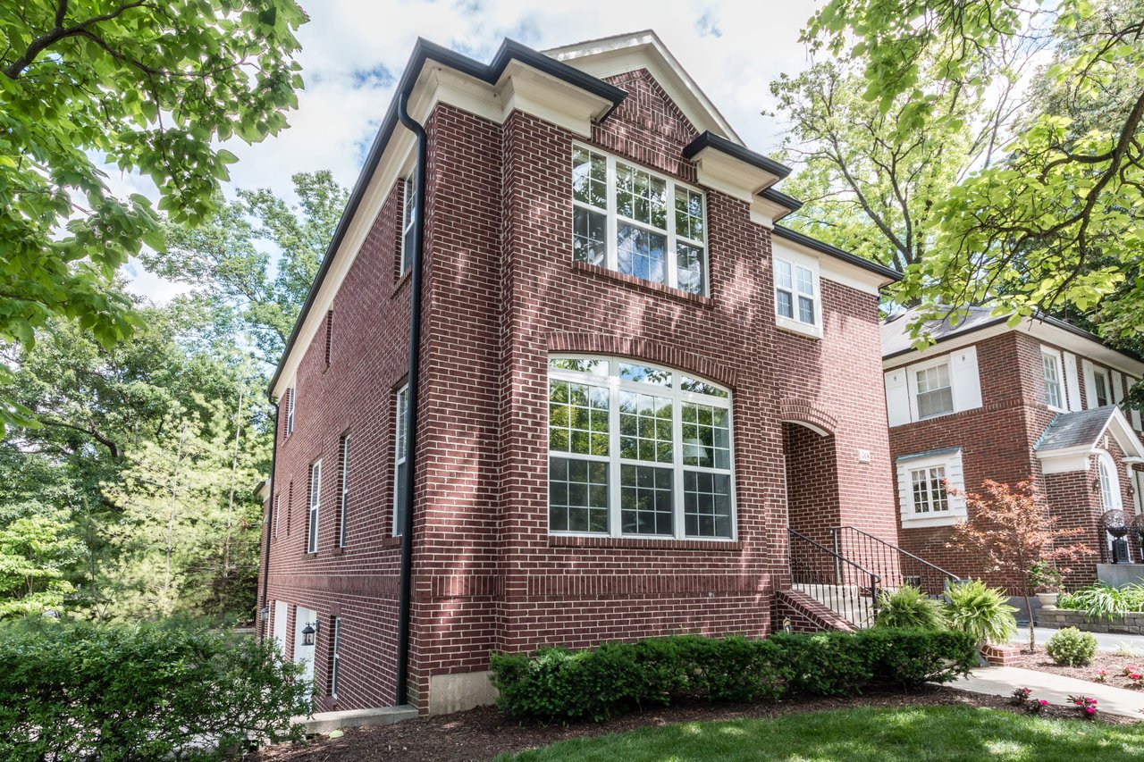 Fabulous Condo Alternative Just Steps From Heart of Clayton