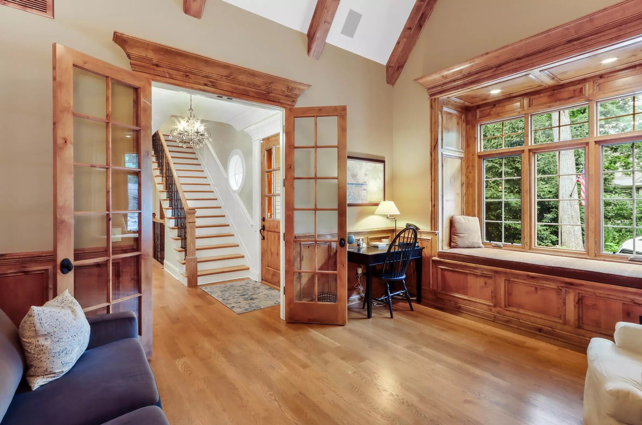 158 Abbey Springs Dr