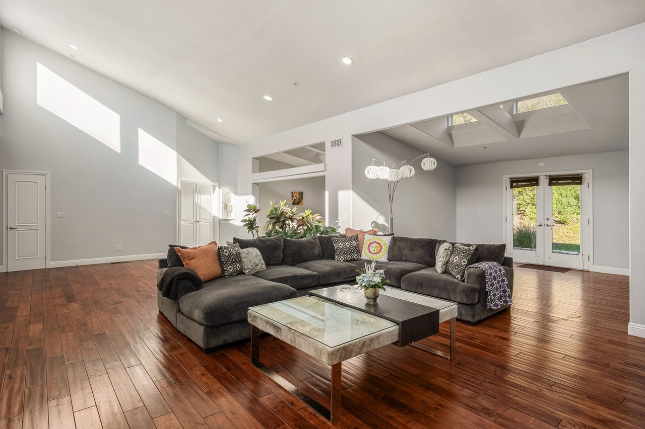 3701 Kanan Rd, Agoura Hills