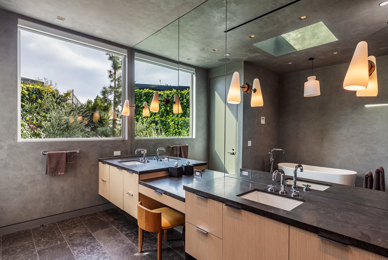 9011 Alto Cedro Dr, Beverly Hills