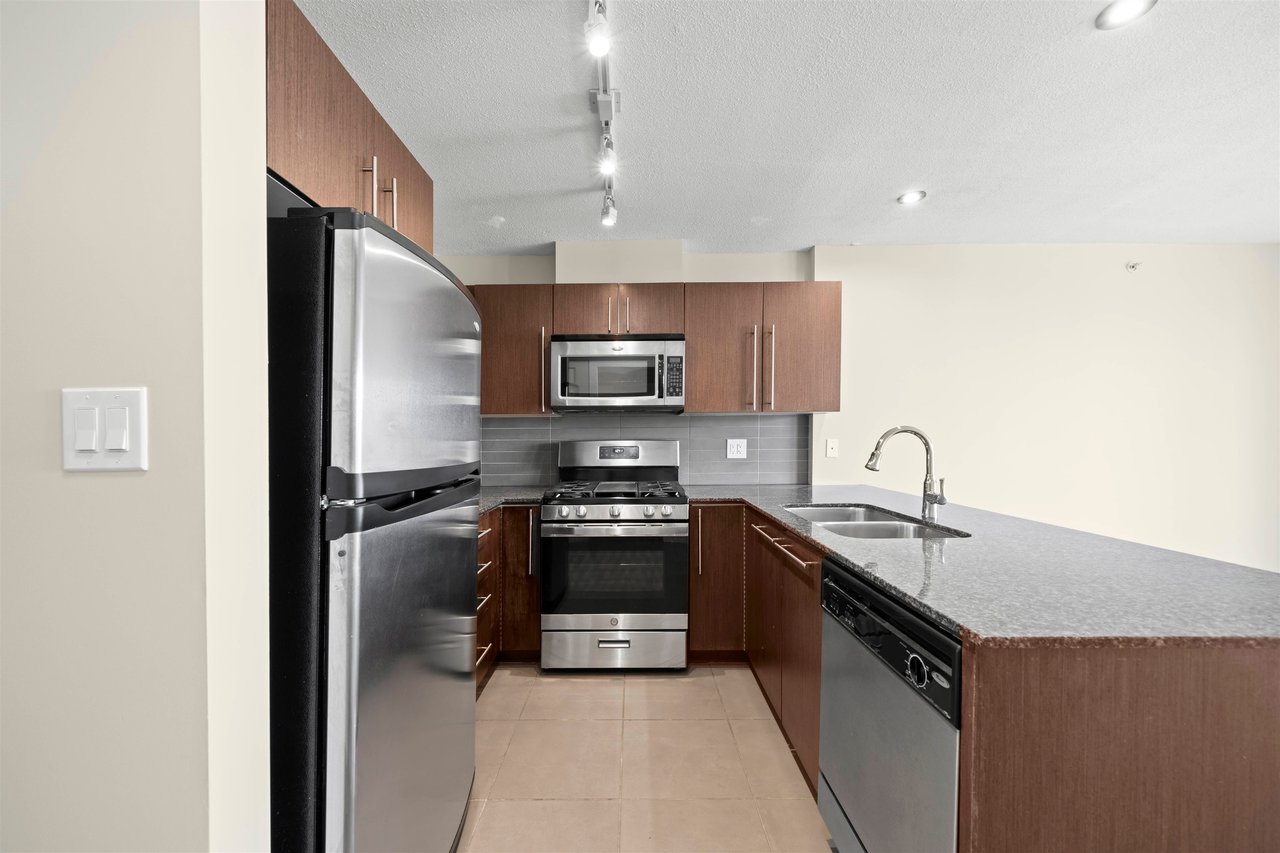 2405-4888 Brentwood Dr