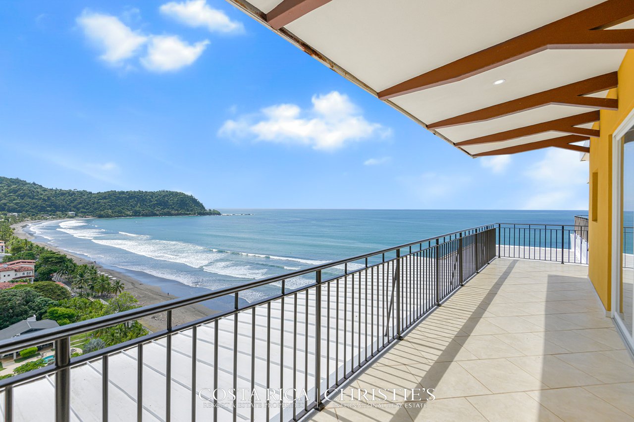 Beachfront One Bedroom Condo with Private Rooftop Patio