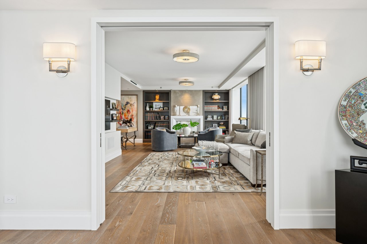 180 E Pearson Street Unit: 5603