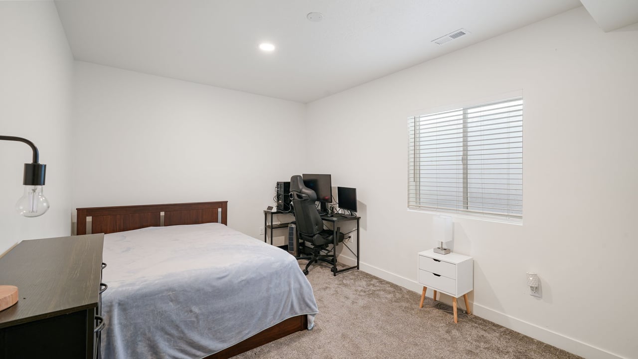 4696 W Camellia N