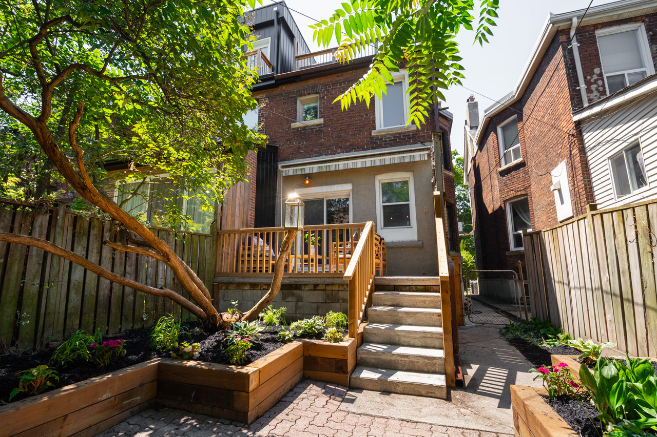 21 Bertmount Ave