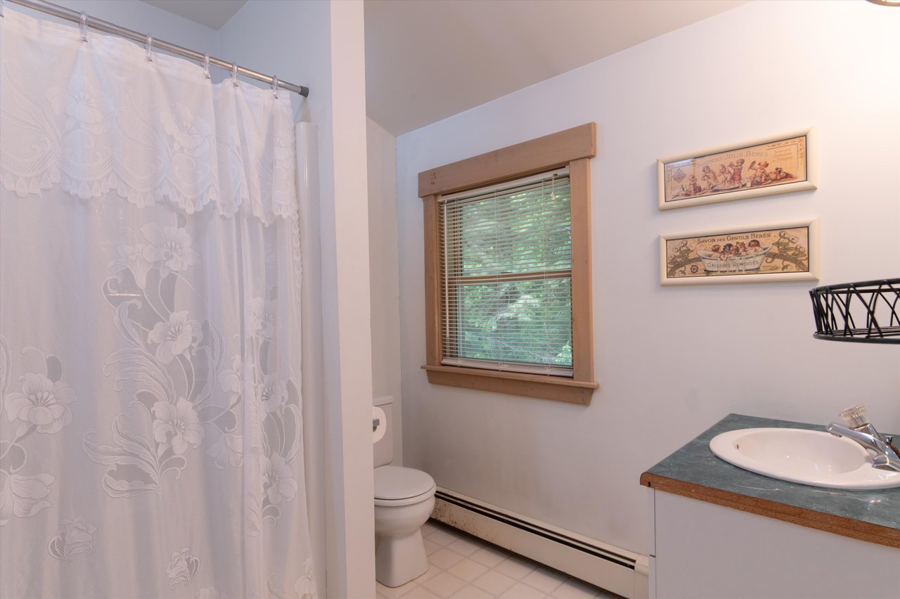 7 Carpenters Point Rd