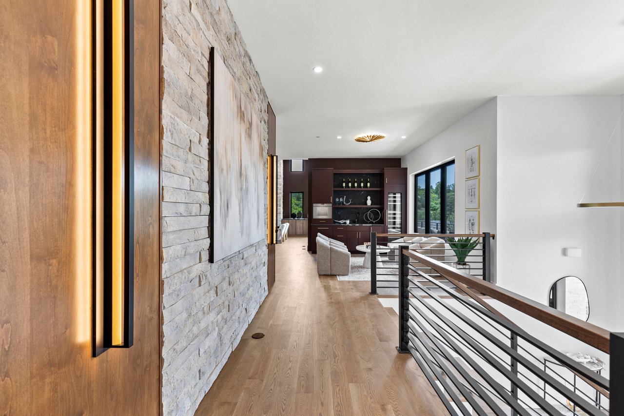 2783 Hawk Point 