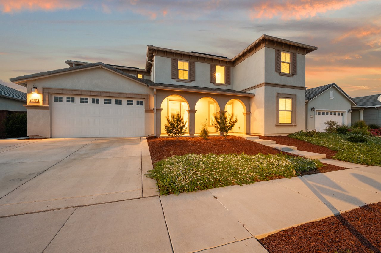 2205 Banks Drive