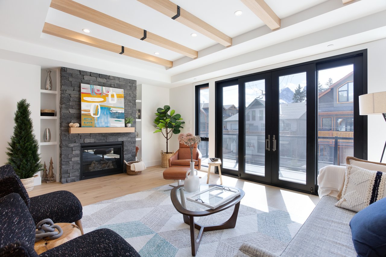 2(SE) - 833 6th Street