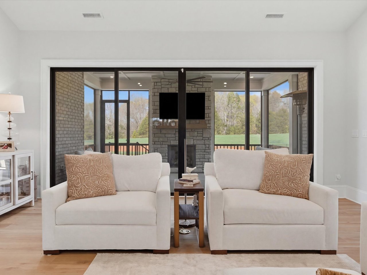 1008 Broadmoor