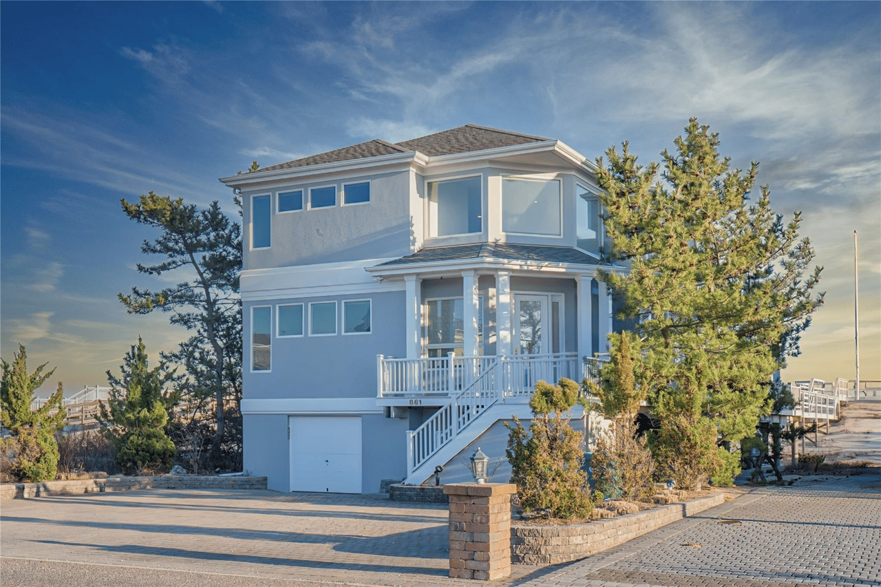 861 Dune Road