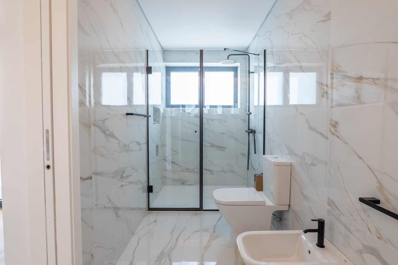  3-Bedroom Villa with Private Garage near Porto