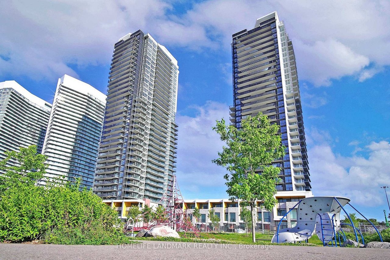 NORTH YORK'S PRESTIGIOUS COMMUNITY PENTHOUSE