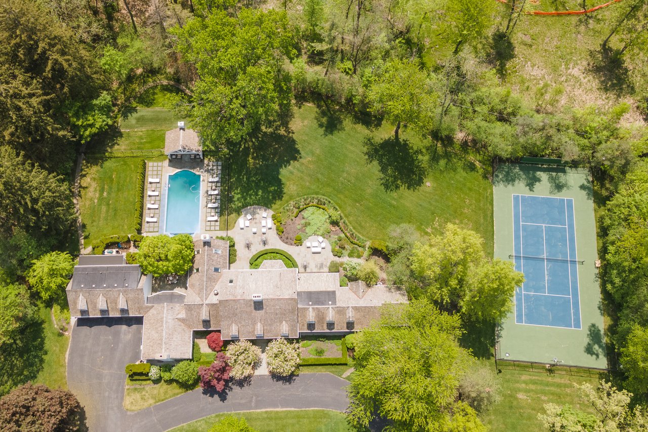 345 Woodridge Road