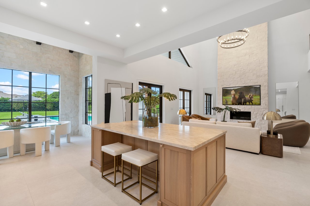 Beautiful Modern Farmhouse in Glenvar Heights