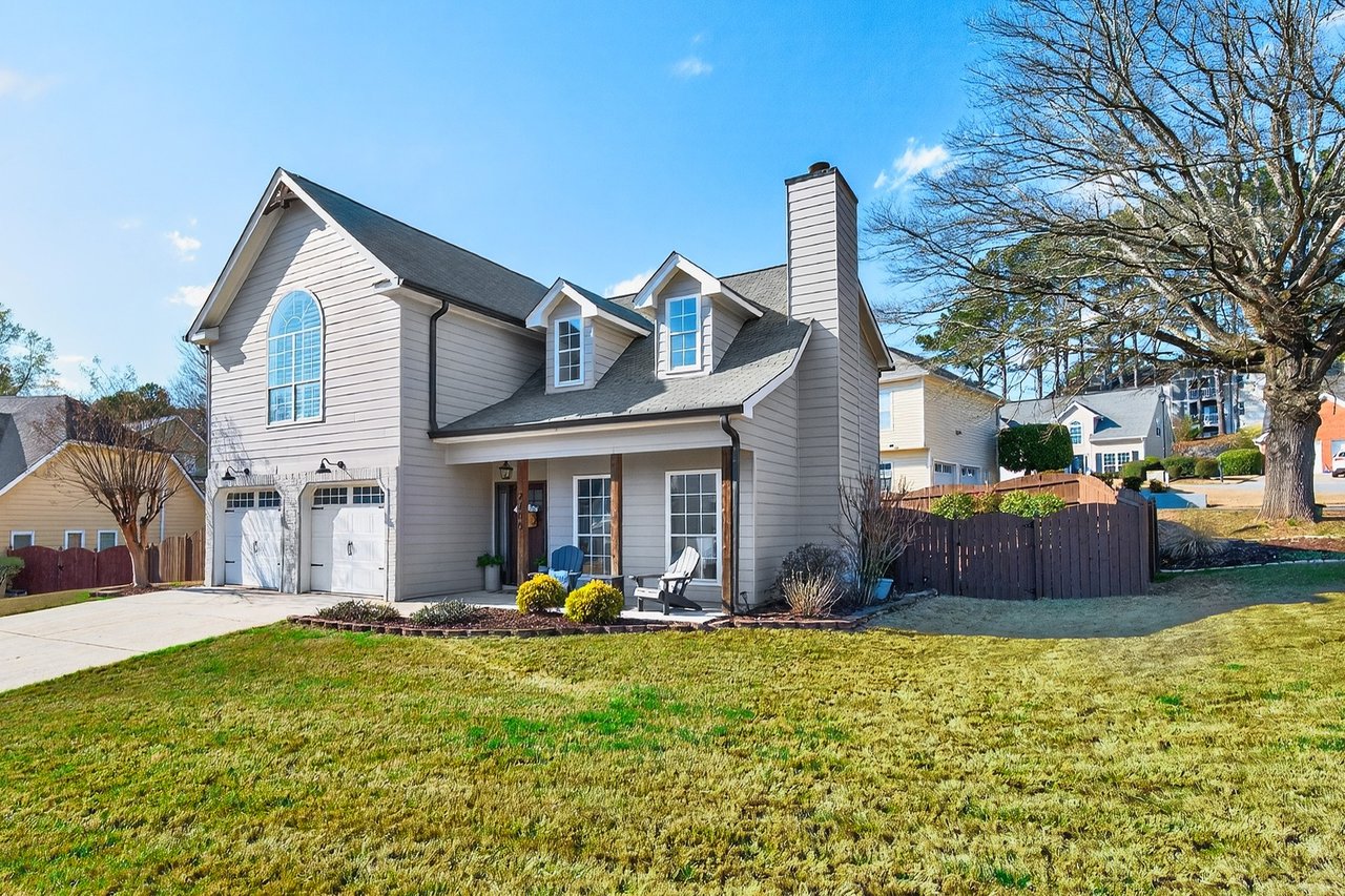 2700 Laurelwood Lane