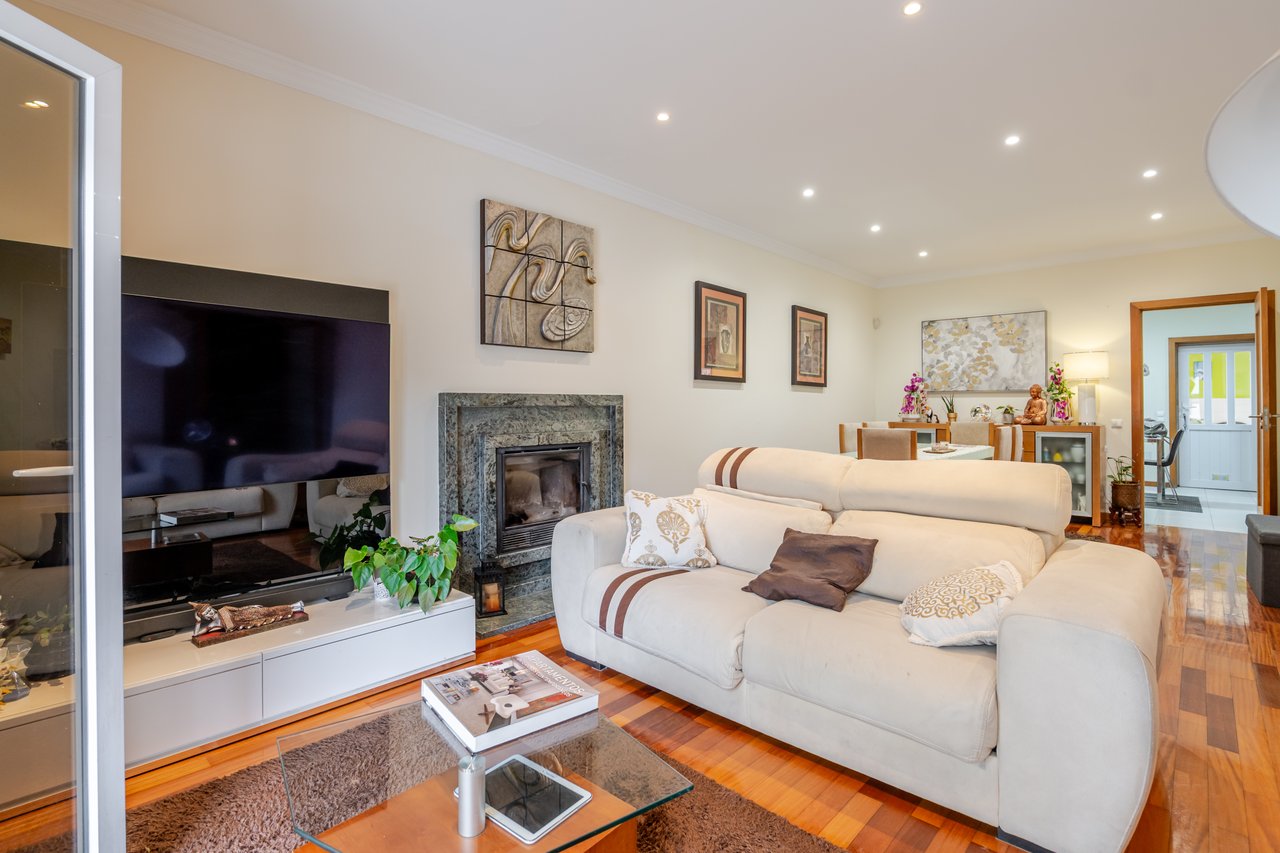 Luxury Four-bedroom Villa in Porto