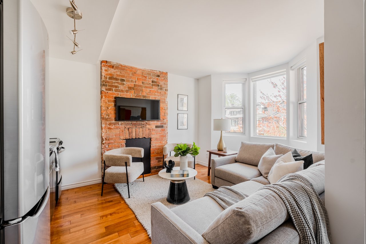 389 Woodbine Ave