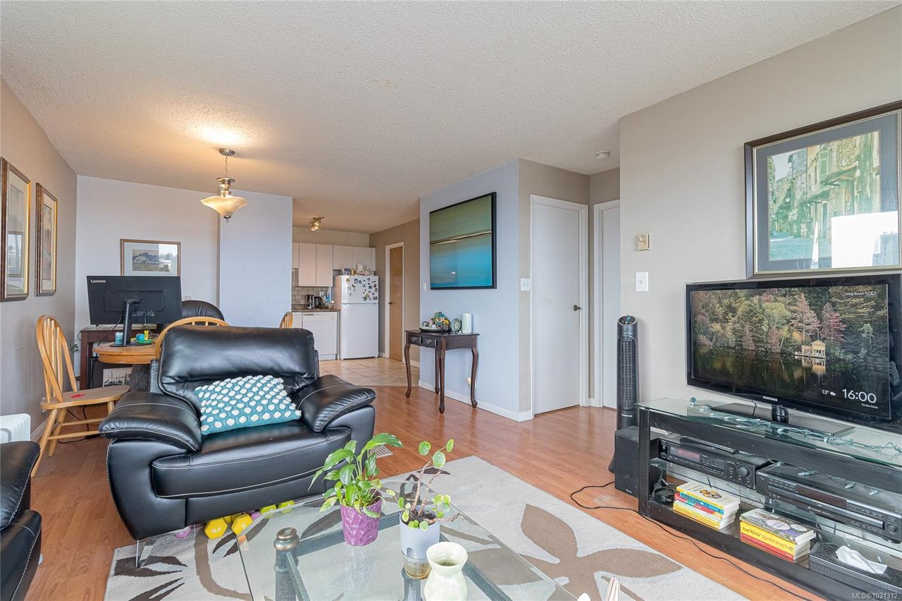 1109-1630 Quadra St, Victoria