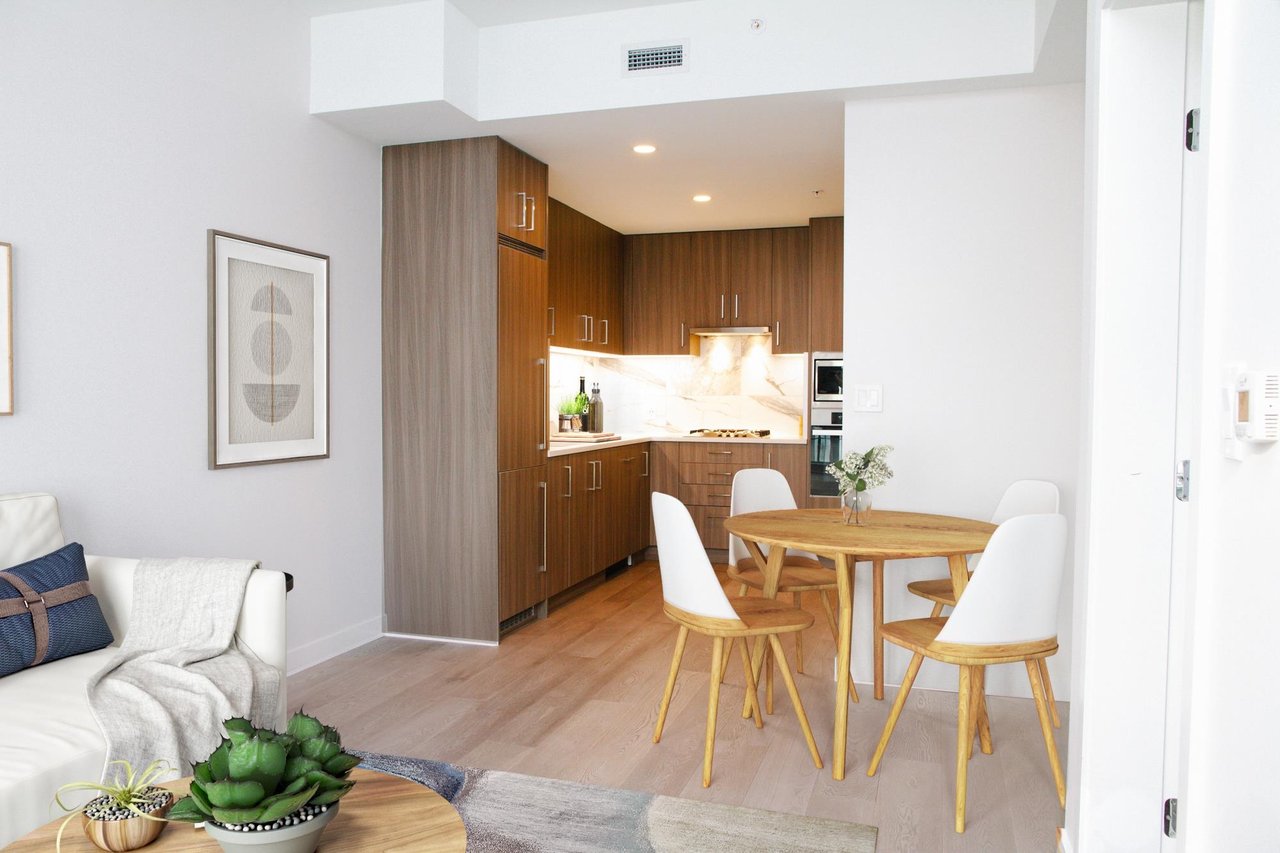 212-528 W King Edward Ave