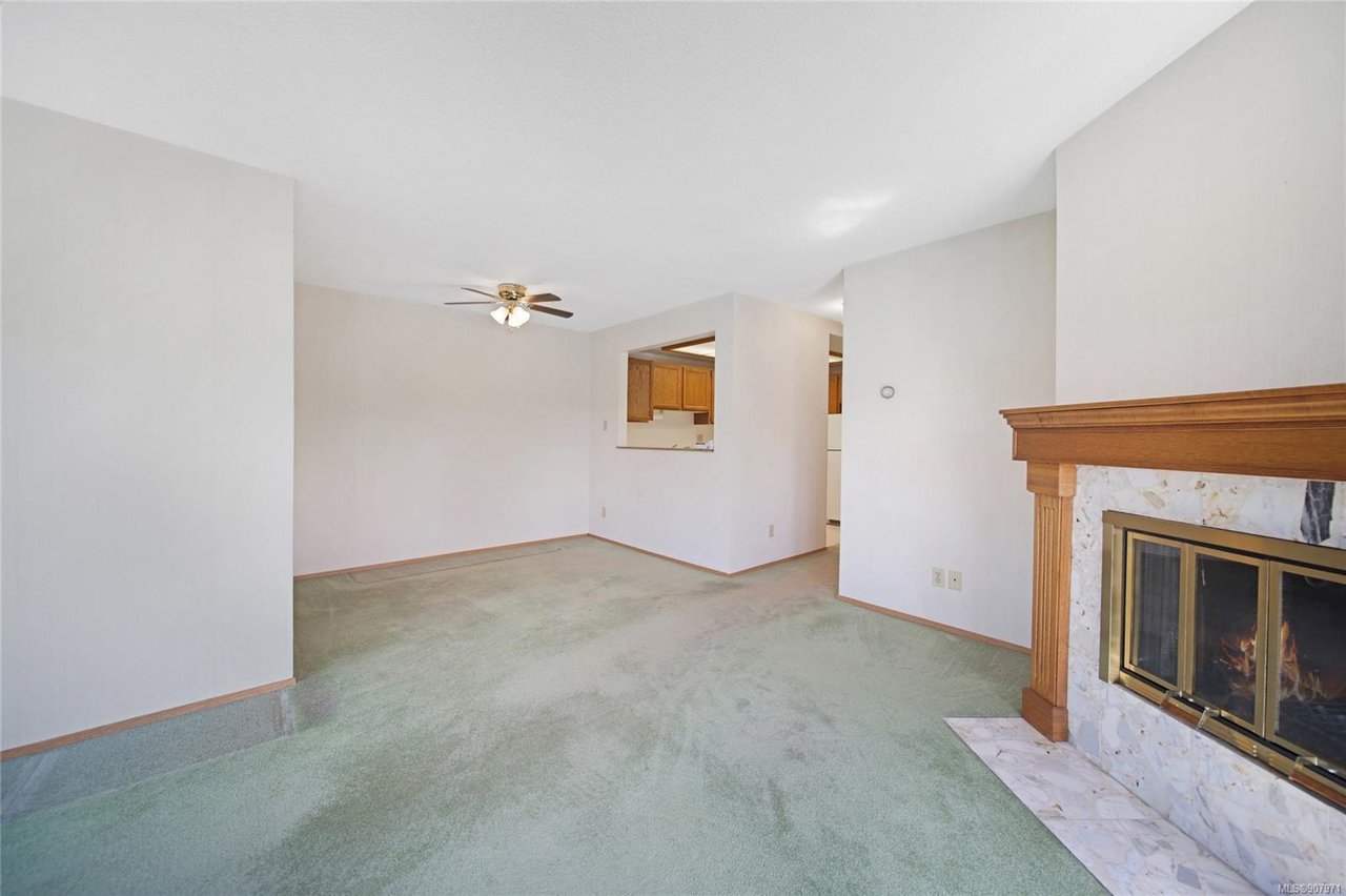 205-1252 Pandora Ave
