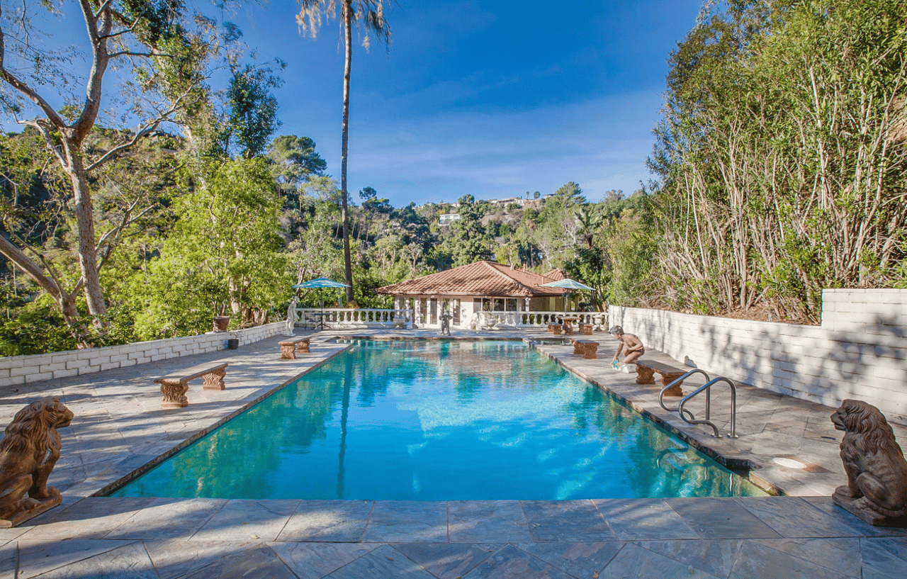 2340 Outpost Dr