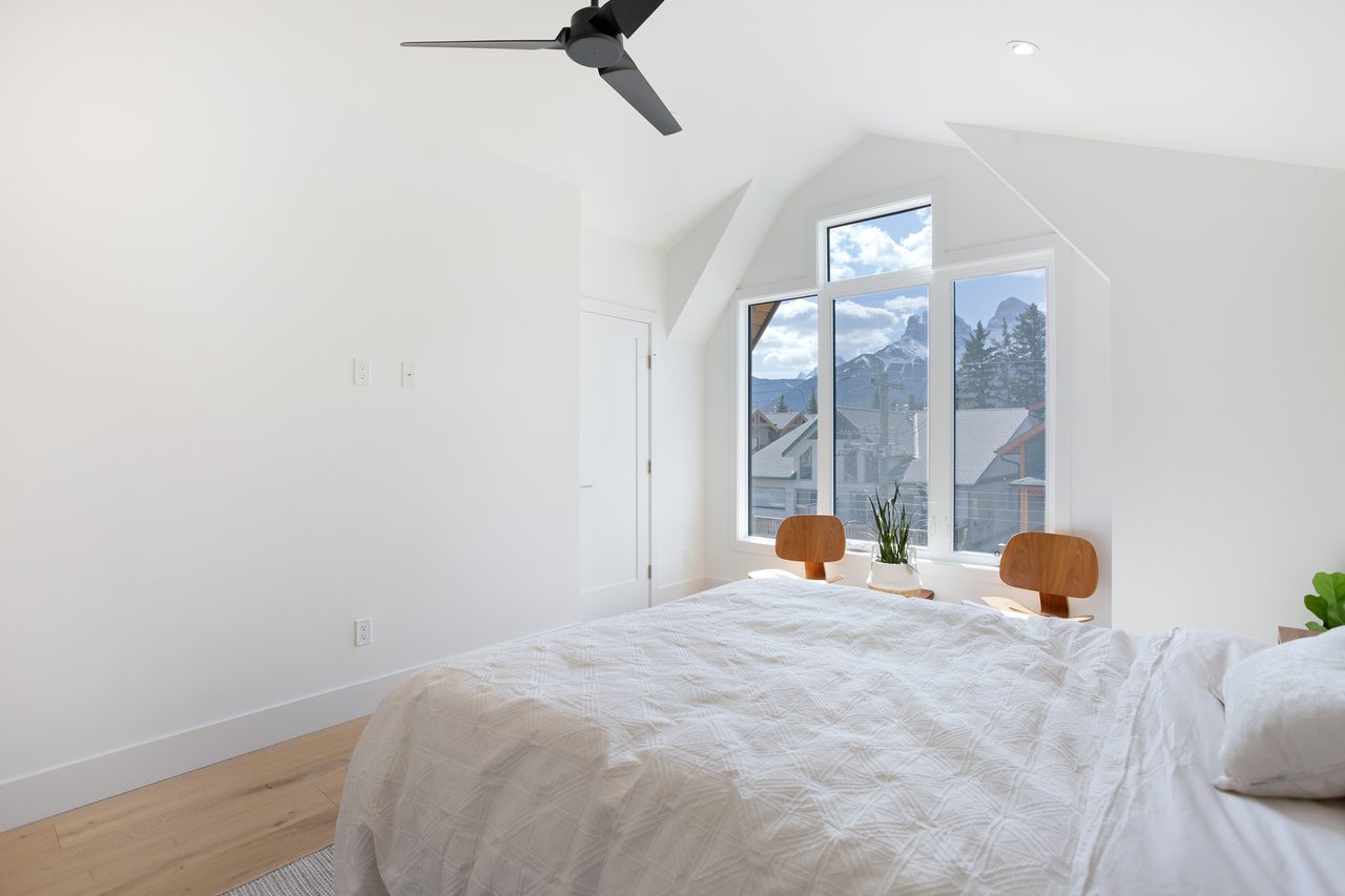 2(SE) - 833 6th Street