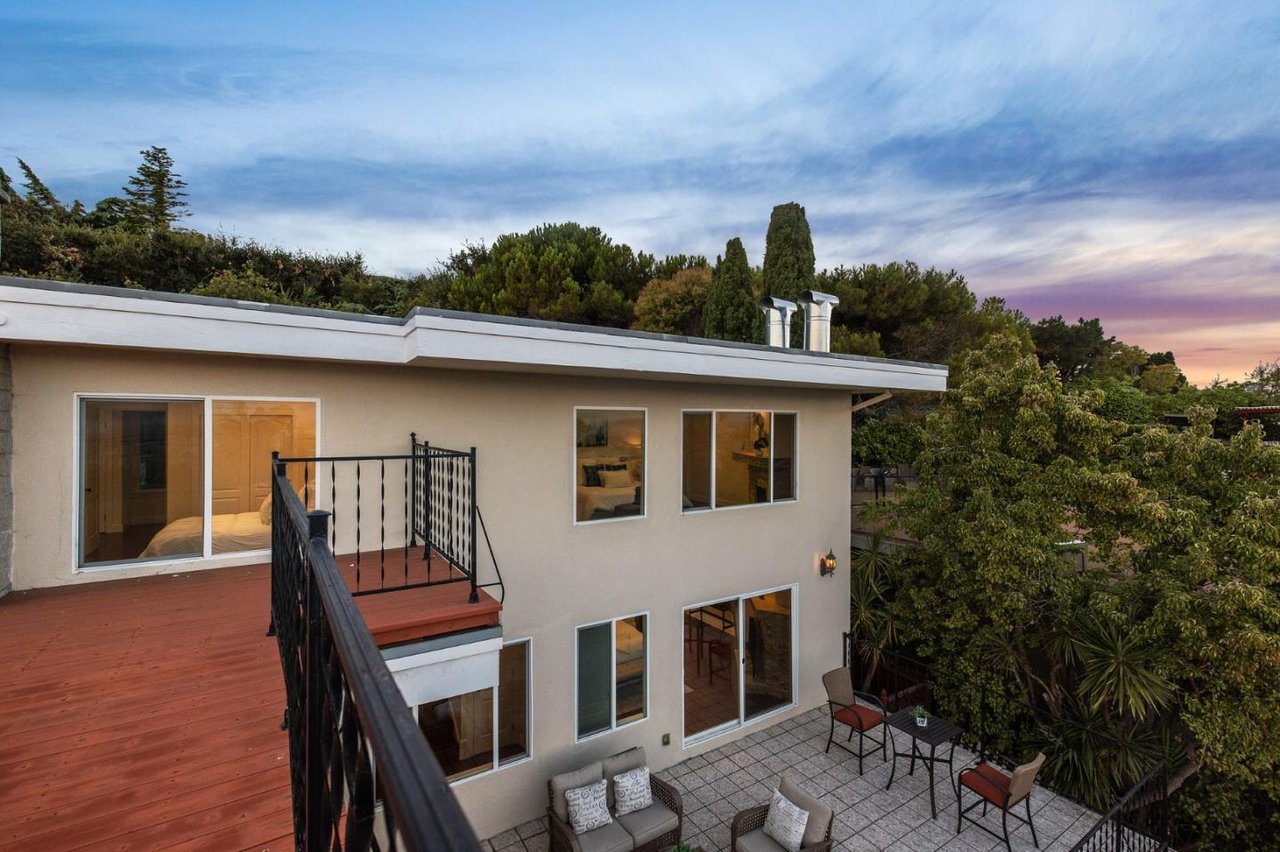 1829 Loyola Dr