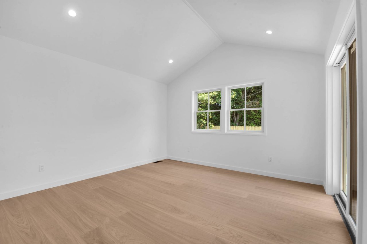24 Windermere Dr