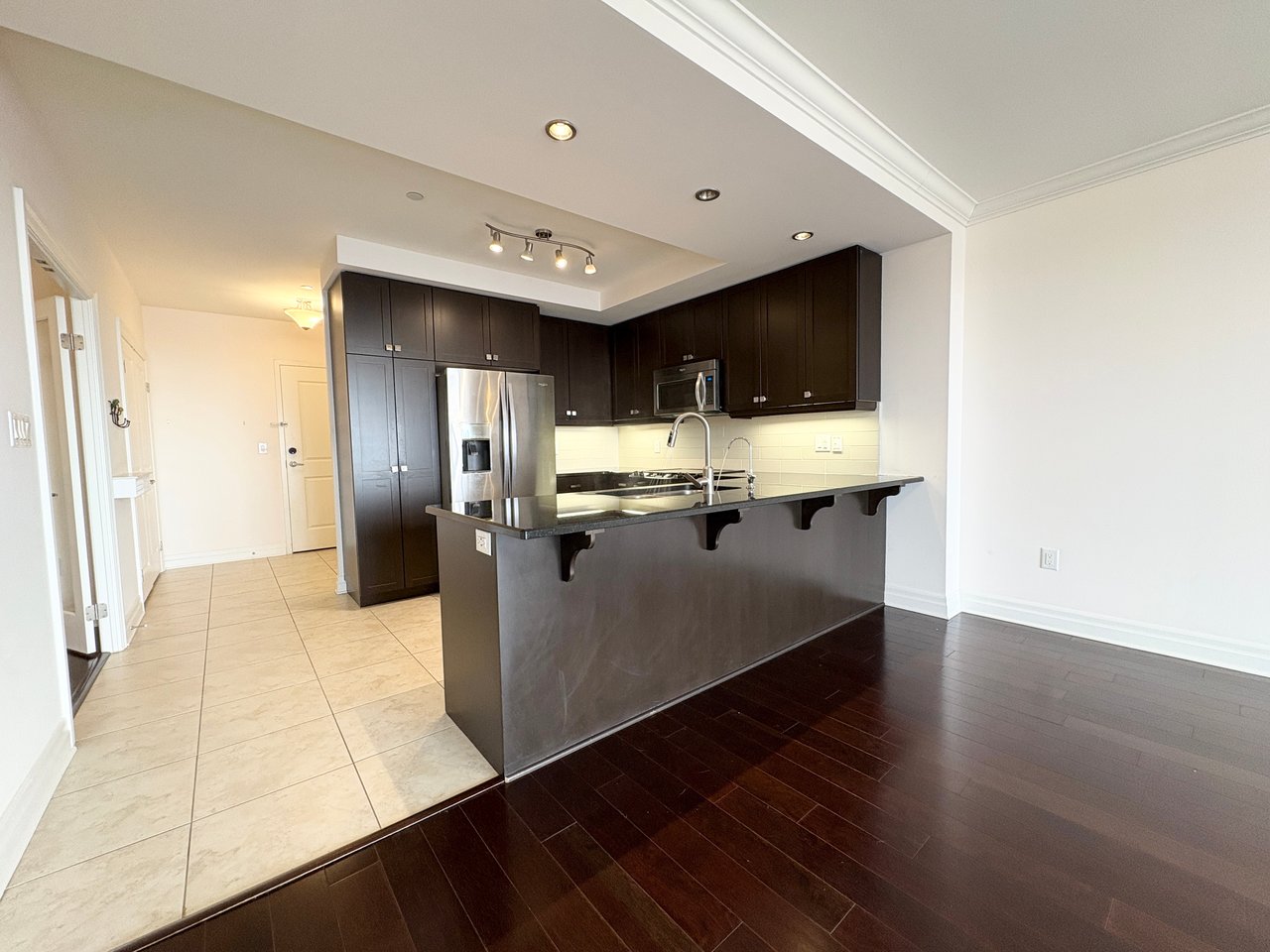 160 Macdonell St W Unit: 1508