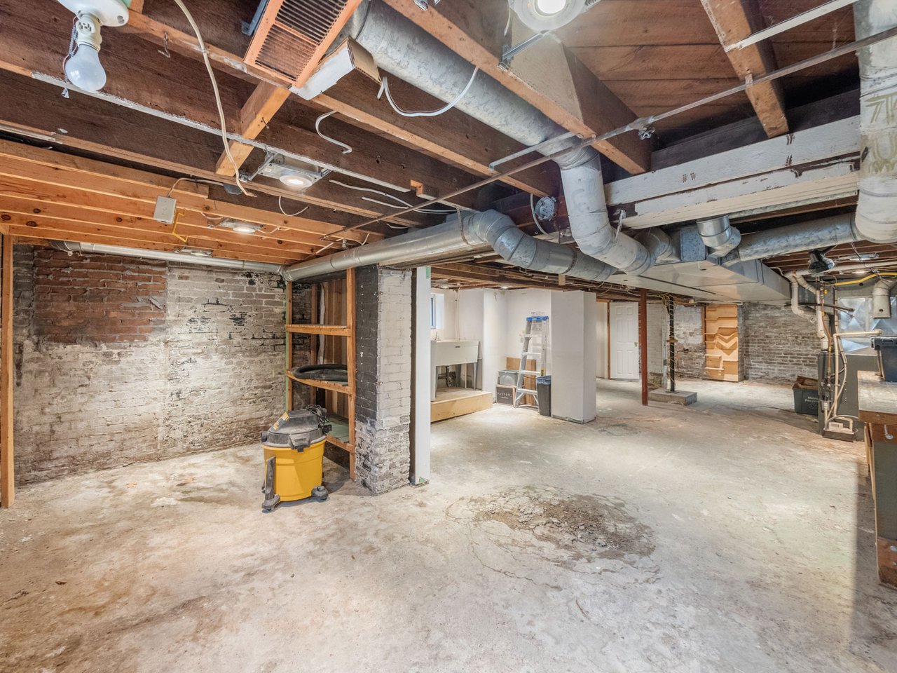 154 Hammersmith Ave