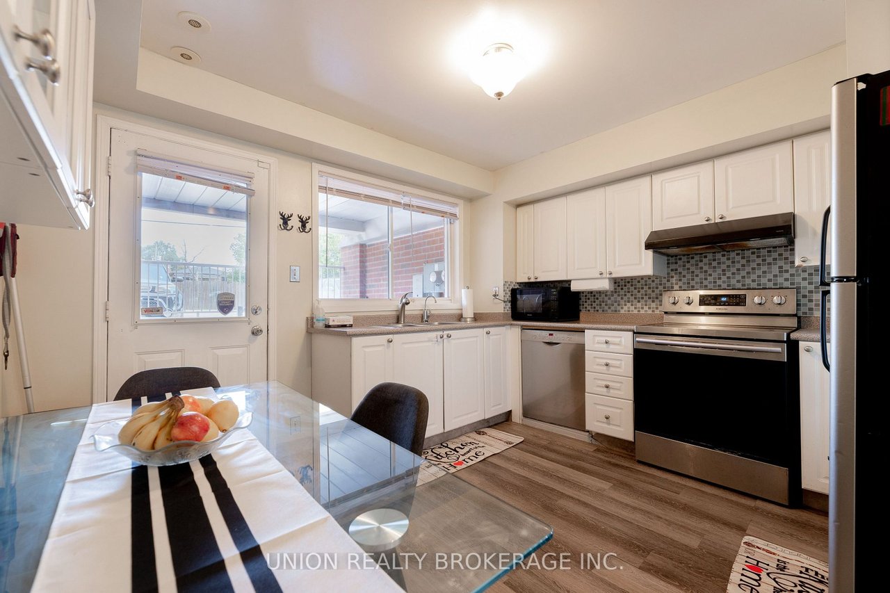593 Kennedy Rd, Ste 5