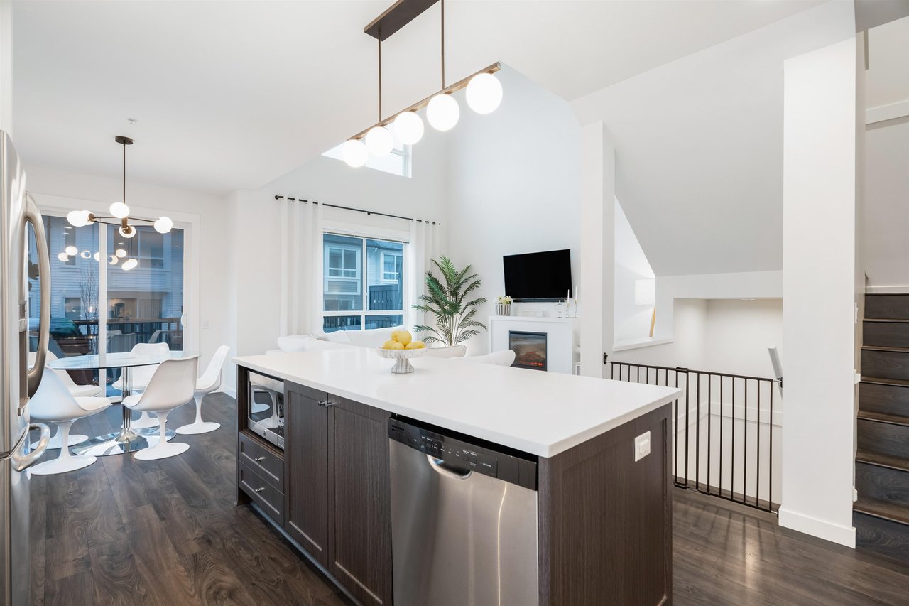 57-8438 207a St