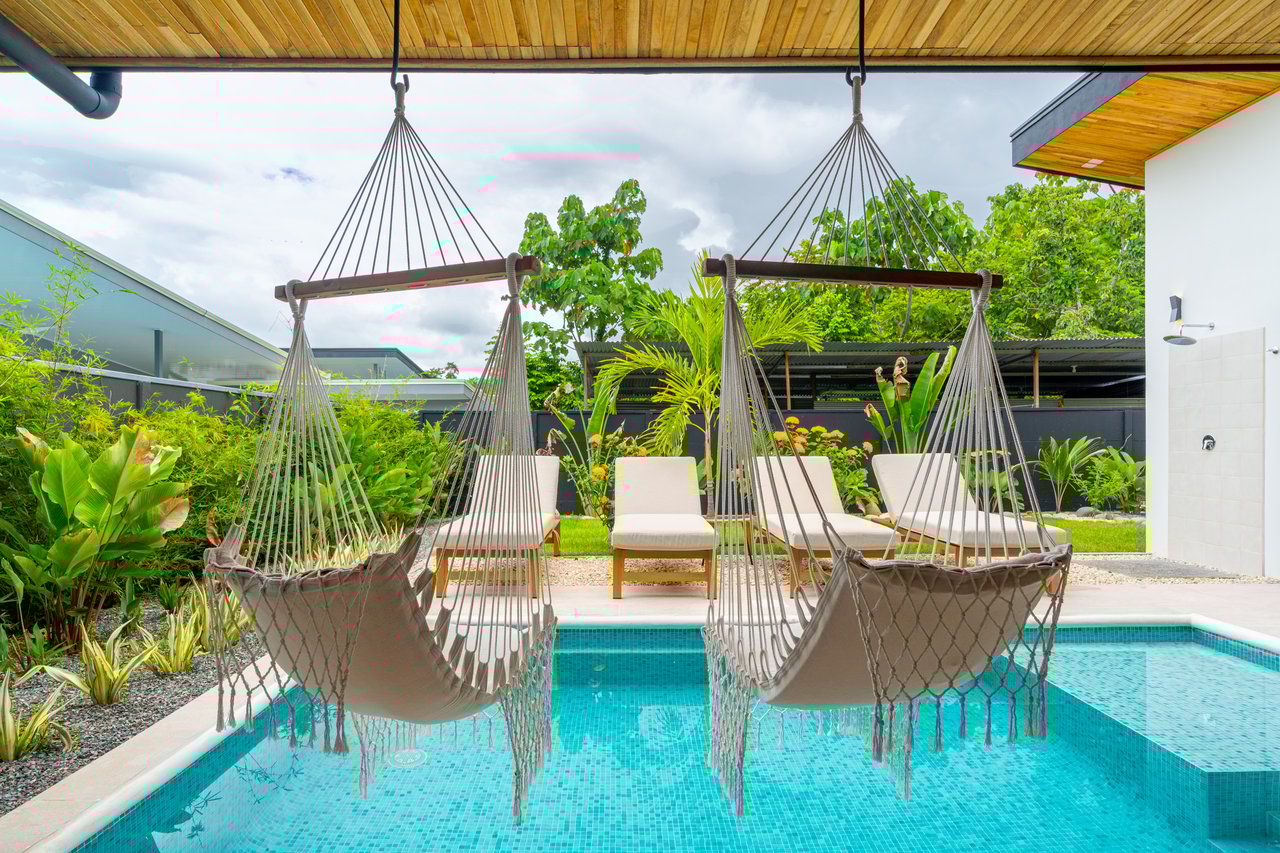 Uvita Tropical Urban Home, New Quality Build!