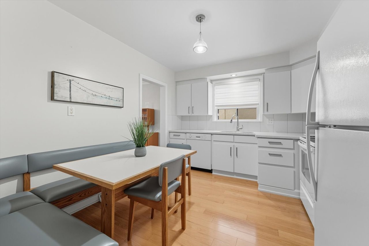 6 Berryton Ave