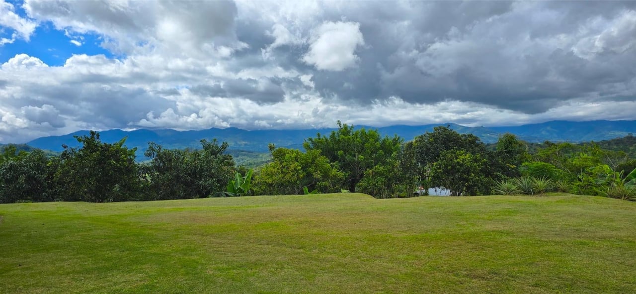 Dual Living Mountain Home, Perez Zeledon, San Jose