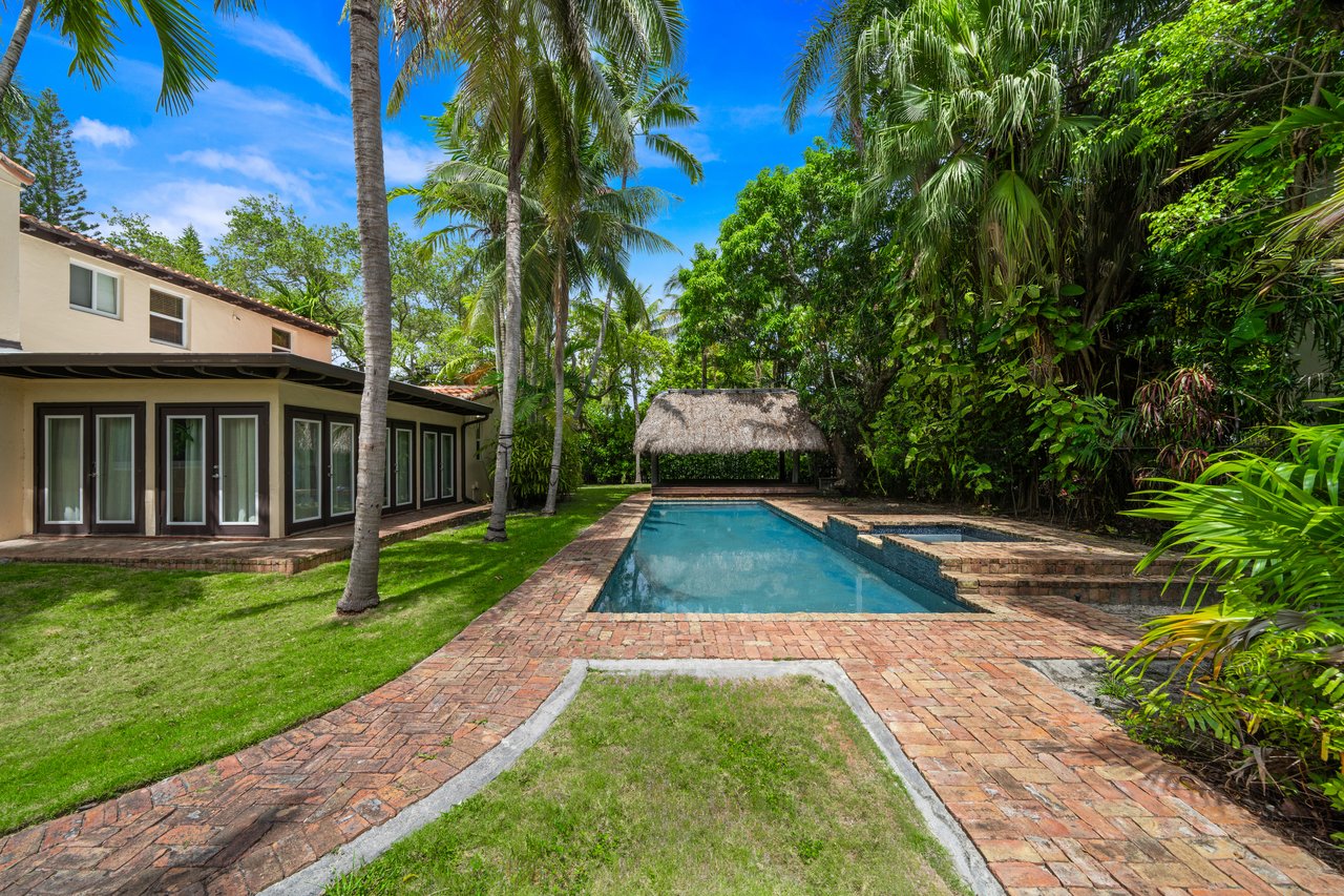 2880 Fairgreen Drive