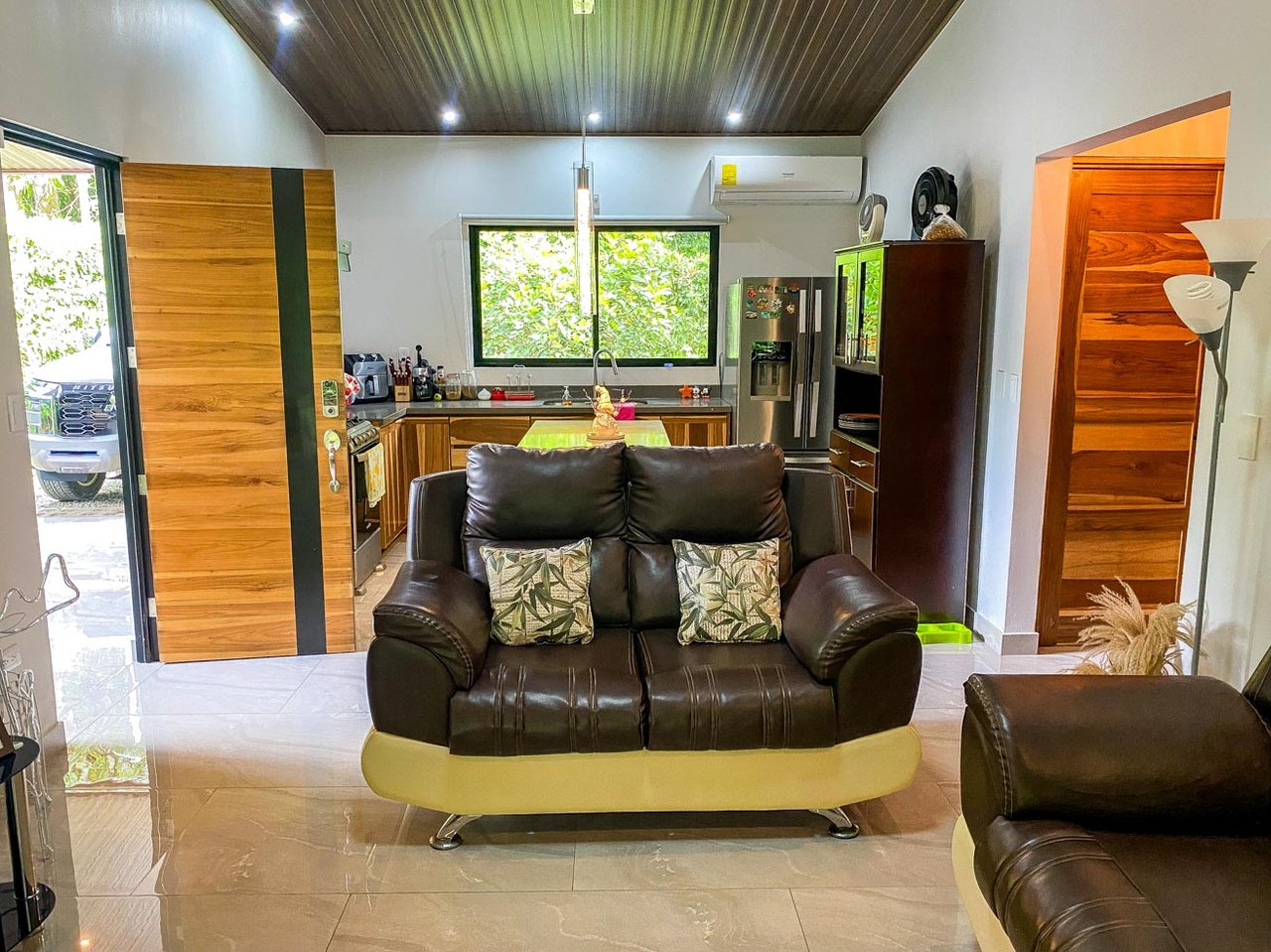 3-Bed Home on Calle Principal Ojochal with River & Jungle