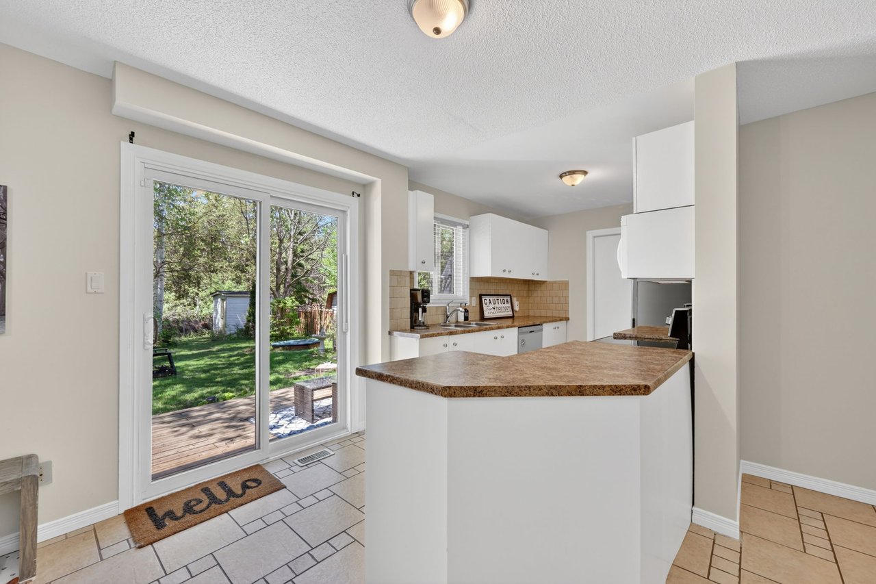 990 Anna Maria Ave