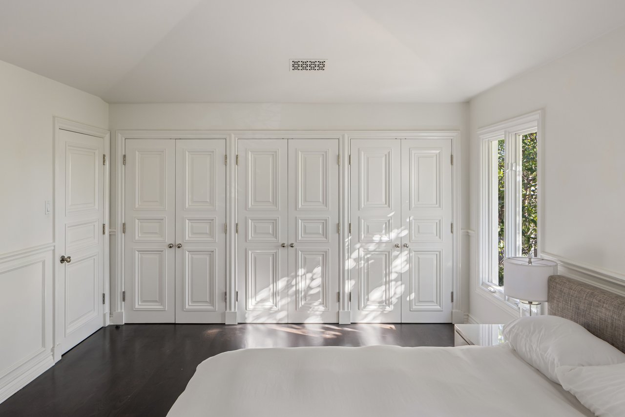 1612 Gilcrest Dr, Beverly Hills